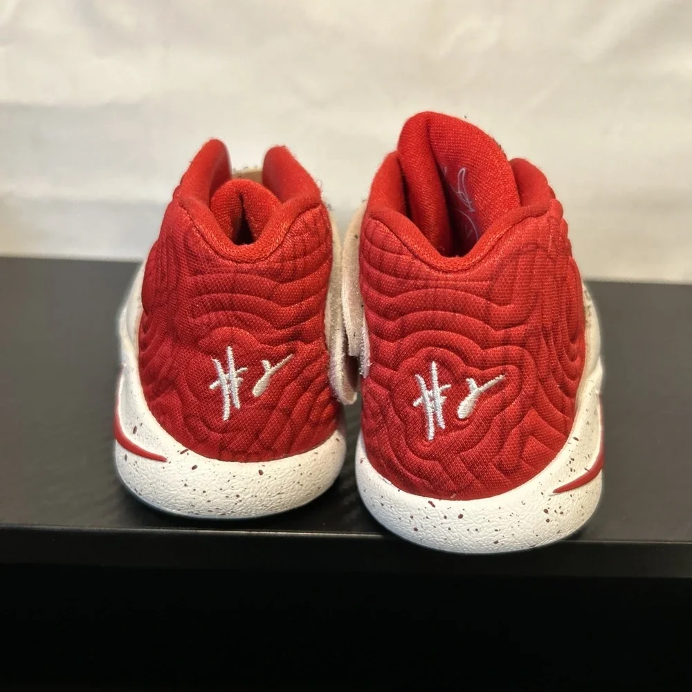 Nike Kyrie‎ 2 Shoes Youth Size 12C Red White Basketball Sneaker 827280-166